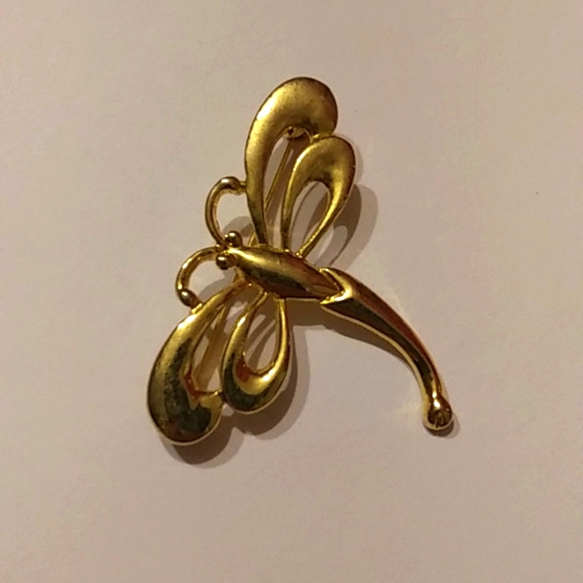 Dragonfly Goldtone Pin Brooch 2 X 2 13$